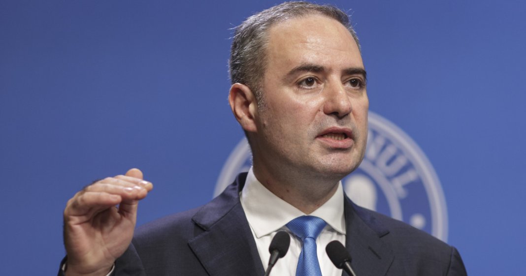 Alexandru Nazare pe tema reducerii taxelor pe muncă: „Îmi doresc enorm acest lucru. În momentul de față, efortul este considerabil.”