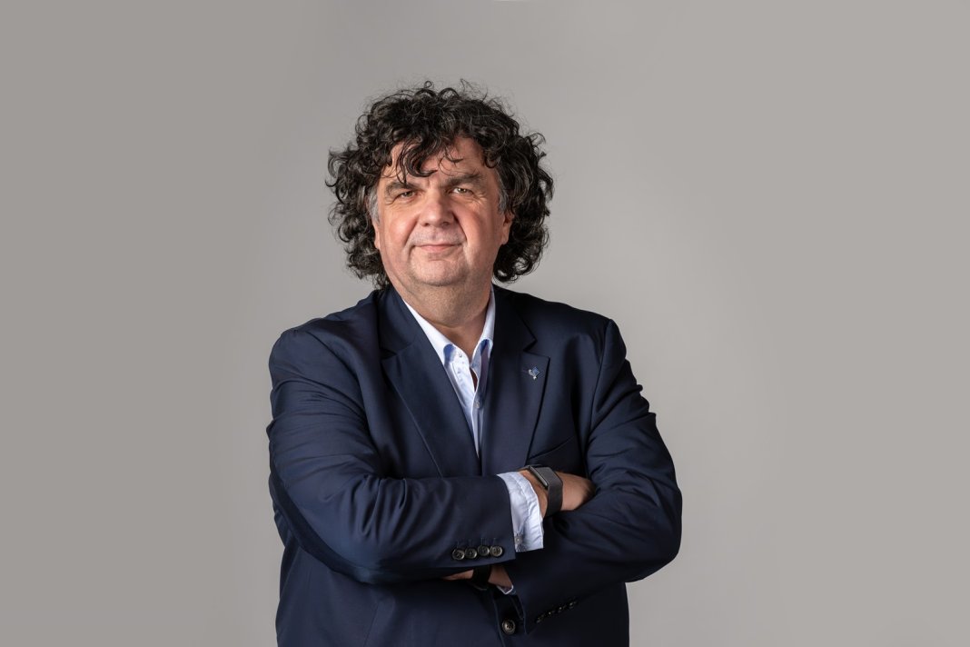 Analiza pieței muncii în 2025: Extindere în construcții, disponibilizări în automotive și IT