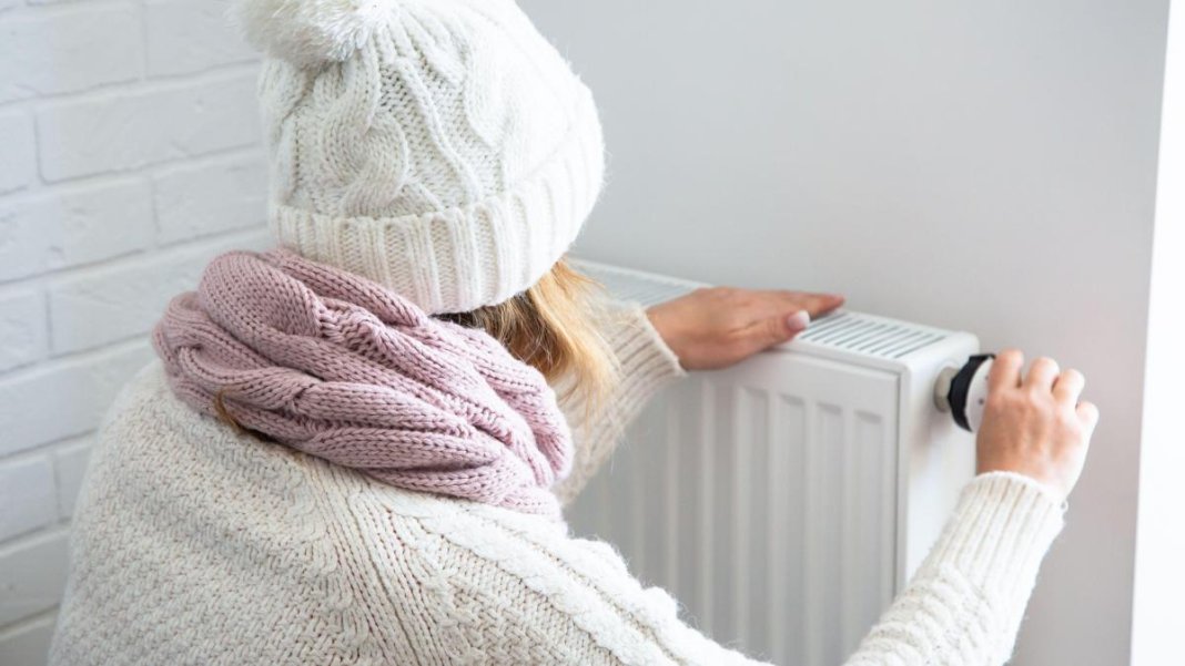 Frigul generează facturi energetice record în România: Centralele electrice nu reușesc să acopere consumul, asigurat...