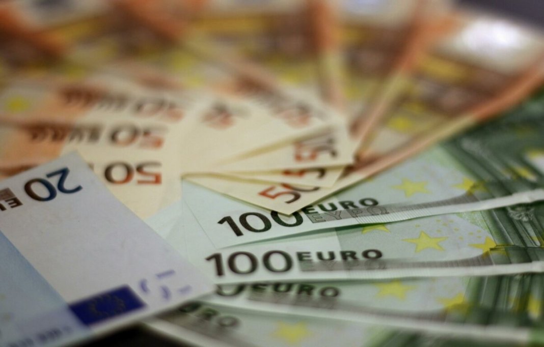 Salariile de bază minime în UE în 2026: Situația României