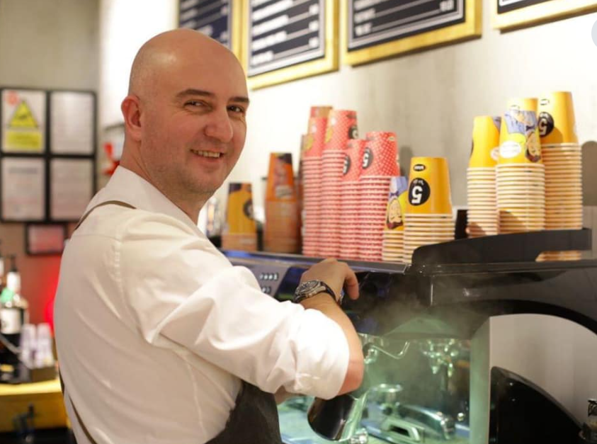 Situație de consum problematică în industria HoReCa și închideri de restaurante: perspectiva oferită de Radu Savopol, cofondator al 5toGo și președinte HORA