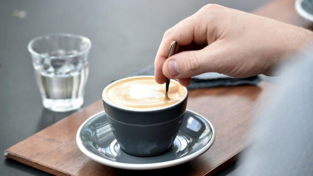 Cafeaua: un nou reper al costului vieții în România. Care este cheltuiala lunară a unui...