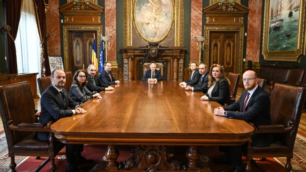 Guvernul se îndatorează de două ori mai repede decât sectorul privat. Cine este dezavantajat când băncile aleg siguranța în detrimentul economiei reale?