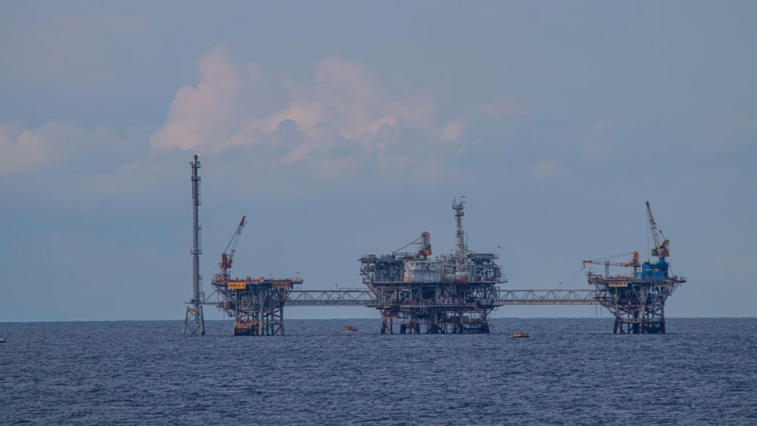 Ministrul Finanțelor afirmă: Diminuarea accizei nu garantează micșorarea prețului carburanților