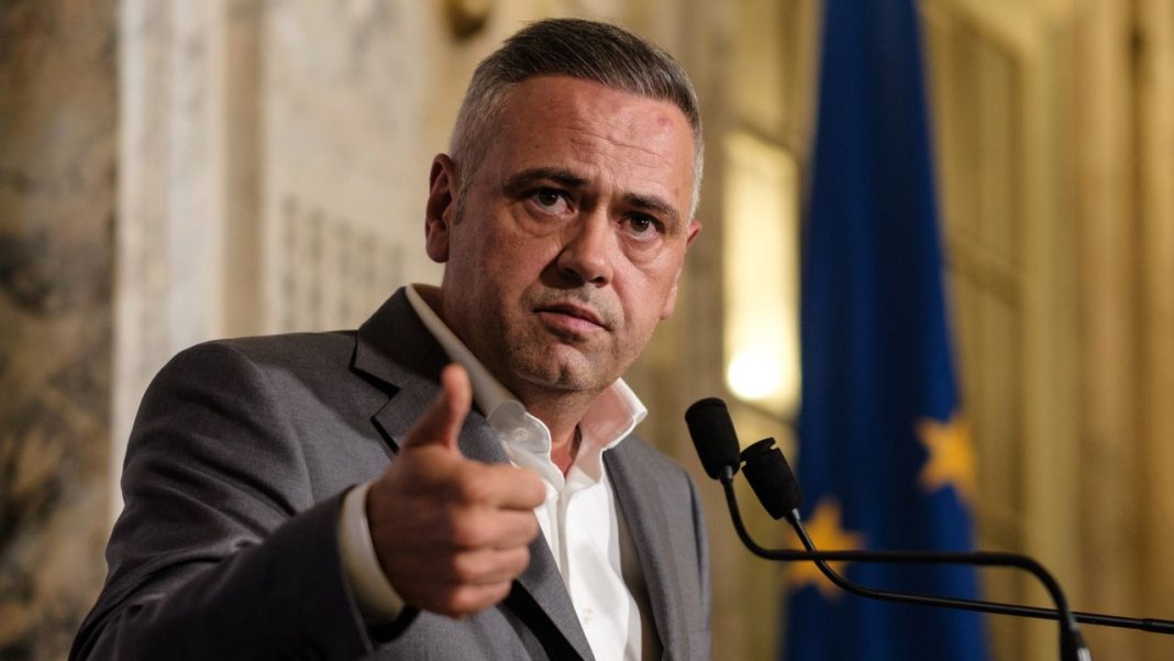 Sorin Grindeanu către prim-ministru: ”Ilie, se referă la economie, nu la sărăcie”