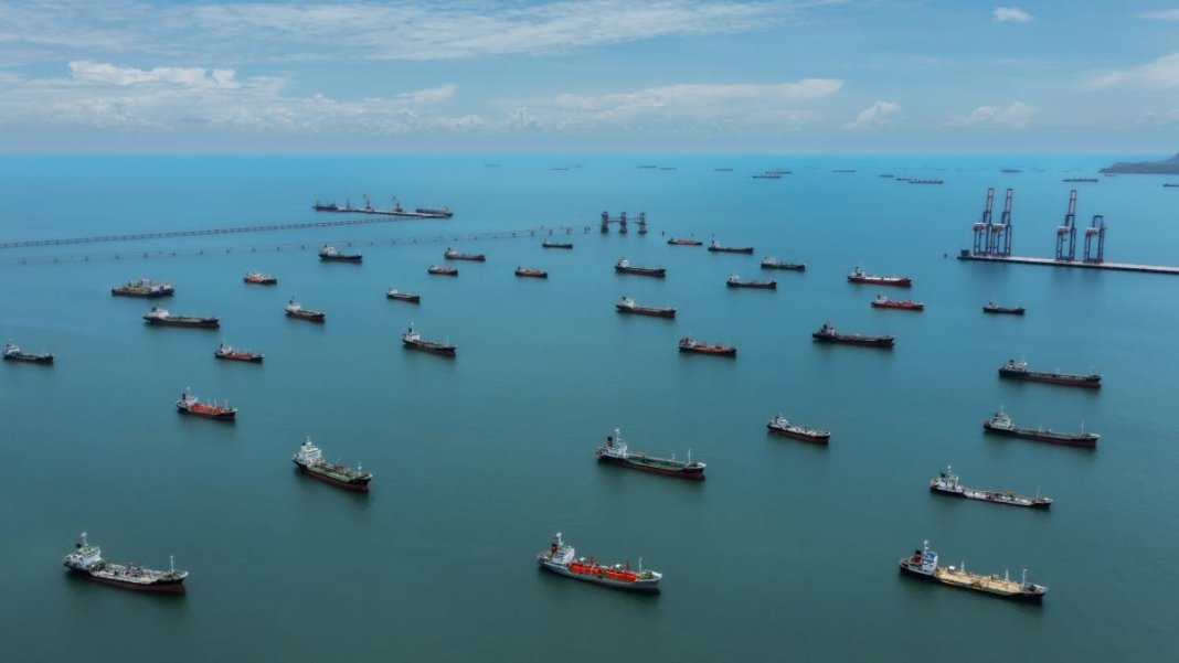 „Este ceva mai profund decât o criză”. Economistul Adrian Mitroi atrage atenția asupra „anomaliilor” care...