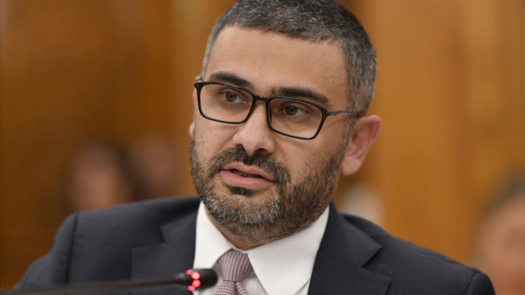 Florin Manole atrage atenția că închiderea întreprinderilor de stat și disponibilizările ar putea declanșa o criză socială:...