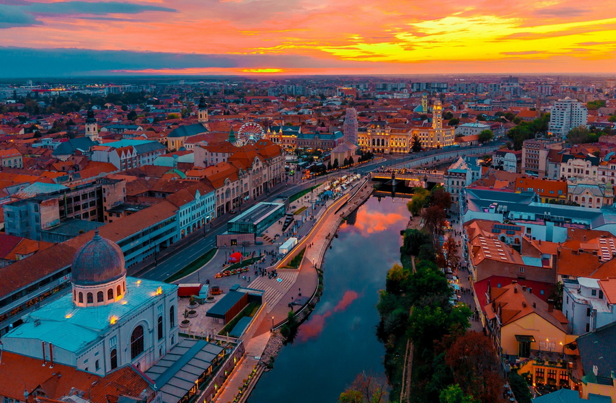 Oradea își păstrează ratingul Fitch „BBB-” ca municipiu recomandat pentru investiții, având un calificativ individual superior celui al României.