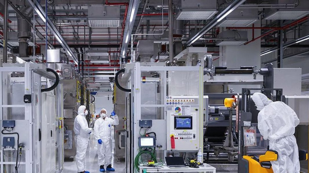 Pe măsură ce criza din Orient persistă, un articol produs în China se vinde cu viteză mare. Exporturile...