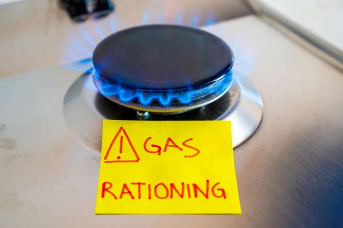 România ar putea limita consumul din cauza crizelor internaționale. Specialist: „Este probabil să ne confruntăm cu asta”