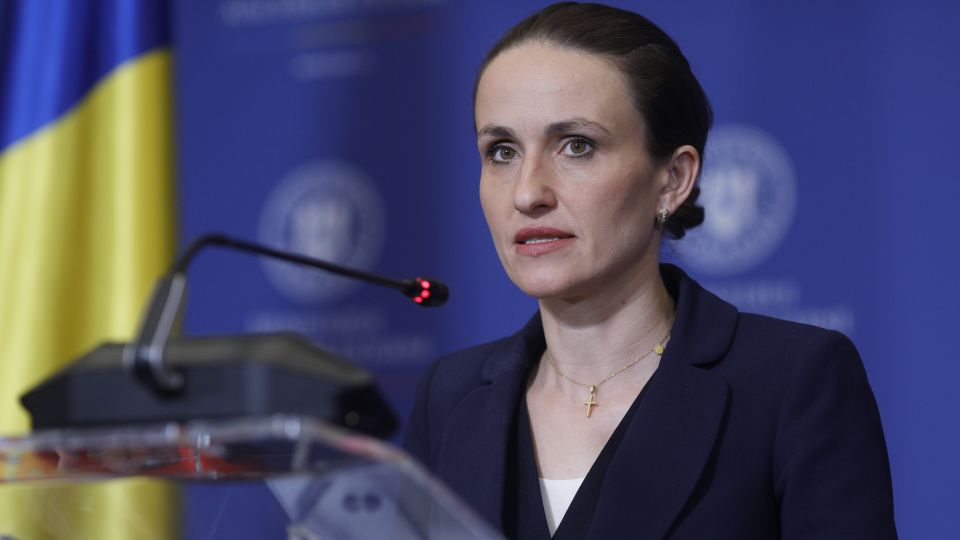 Bolojan cere scăderea prețului energiei: „Pentru a reface economia noastră”