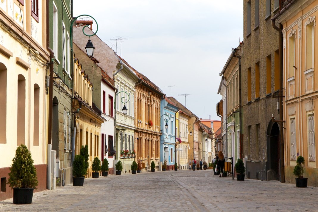 Crisisă în turism discutată la Brașov: „Reduceri de până la 20% în primul trimestru” / „Informațiile comunicate de Institutul Național de Statistică sunt greșite”