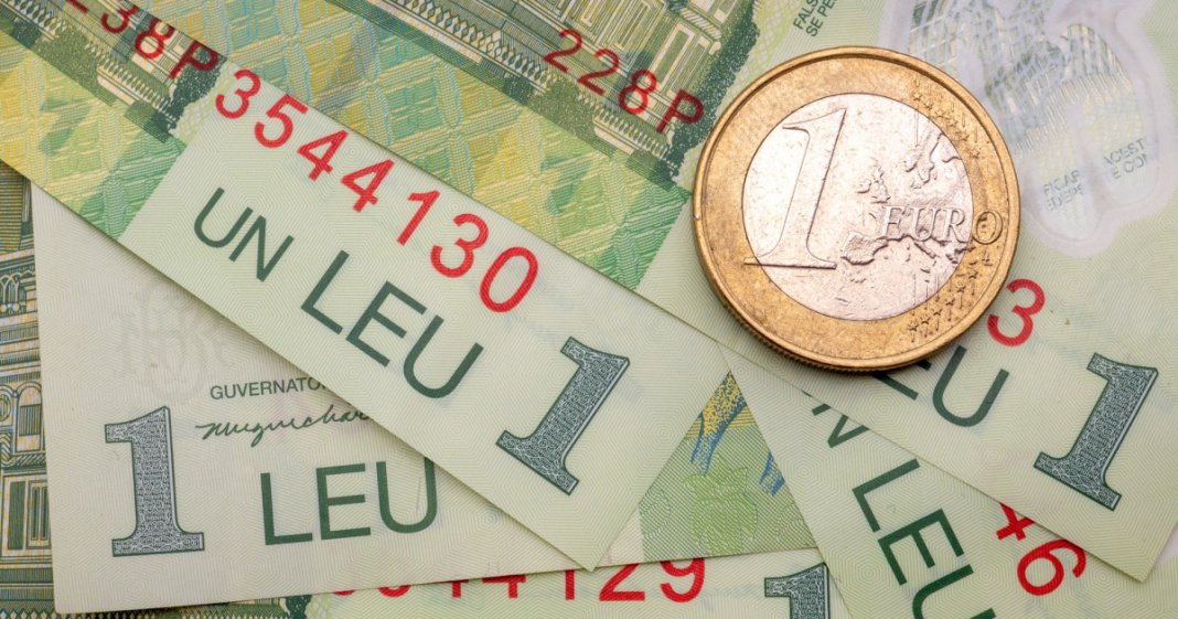 Euro a ajuns la un nou vârf istoric. Profesorul Cristian Păun avertizează că economia României scade...