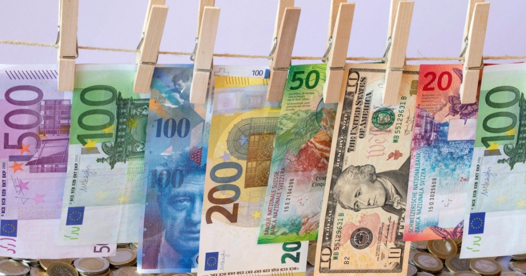 Mai mult de 2 miliarde de euro în numerar au trecut granițele României între 2024 și 2025. Raport: fluxuri...