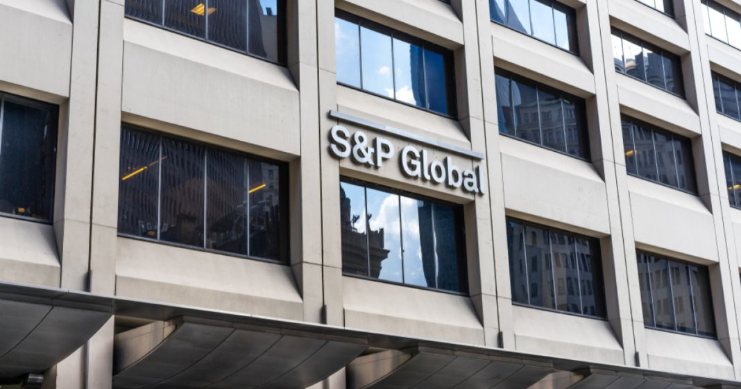 România scapă de retrogradare, dar S&P Global atenționează: Ratingurile ar putea fi diminuate, dacă blocajul...
