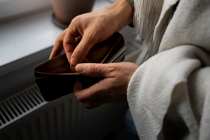 „Jocurile Foamei” în România: ce încearcă românii să găsească cu disperare în magazine, după creșterea prețurilor