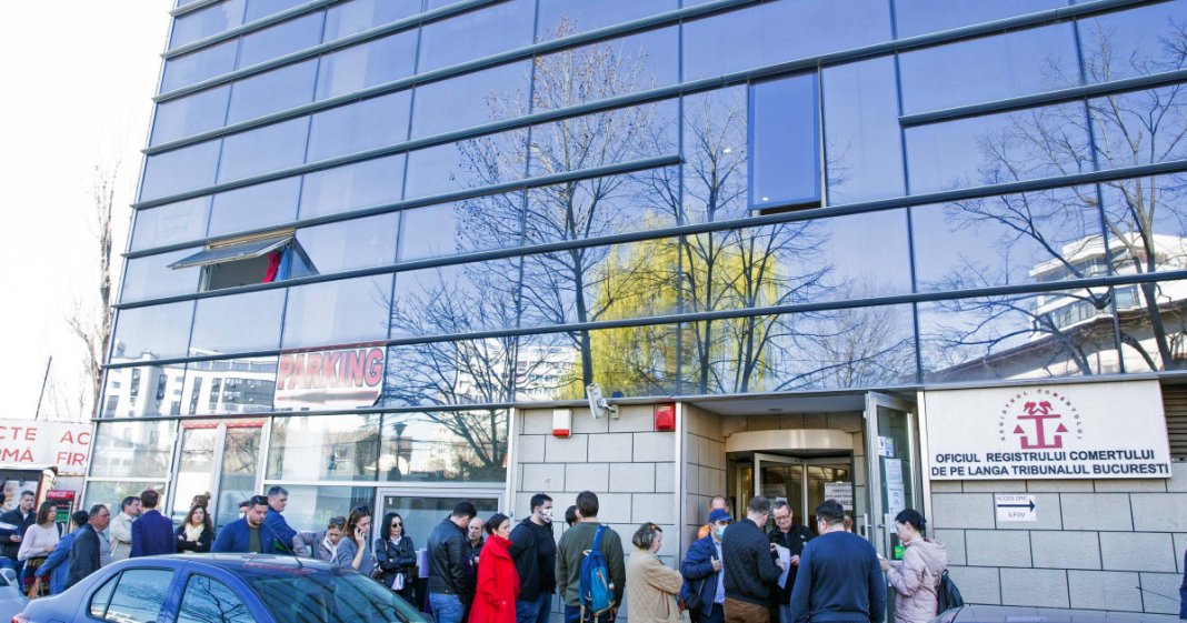 Radierile se intensifică. Economist: Micii antreprenori sunt cei mai expuși riscurilor.