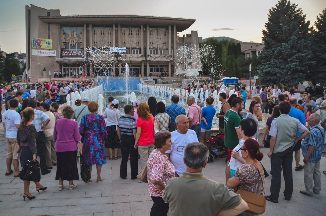 Sondaj recent: Nivelul de încredere economică a populației se află la un minim rar întâlnit în perioade de pace