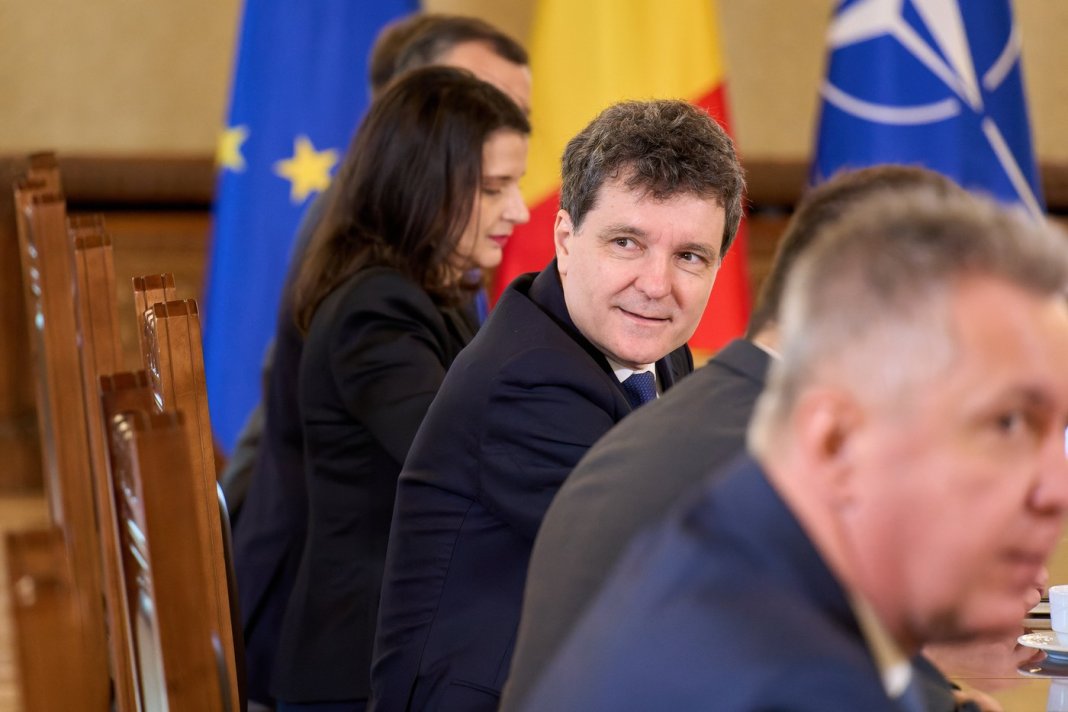 Trei alternative de guvernare cu posibile dificultăți economice și un scenariu de coșmar