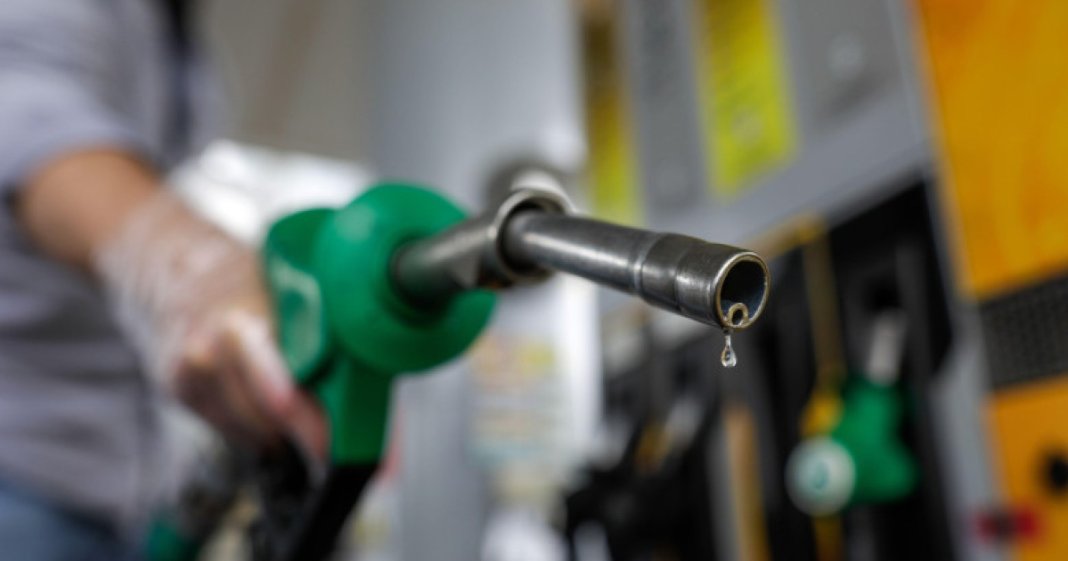 După încheierea aplicării reducerii taxelor de carburanți, prețurile benzinei în Germania au crescut. Cât costă...