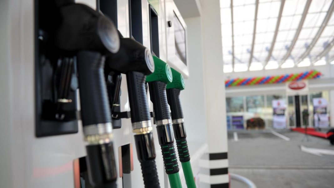 În alte state, prețul benzinei a scăzut; la noi a crescut. România, una dintre cele mai afectate din UE de...