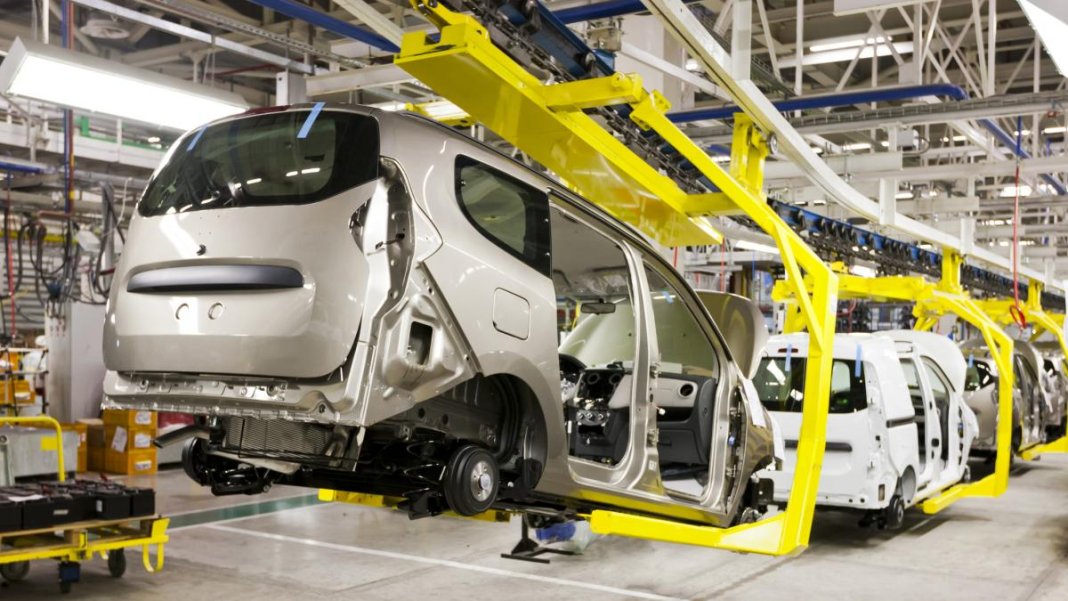 Industria auto din România, în cea mai severă criză din ultimii 14 ani. 1.200 de disponibilizări...
