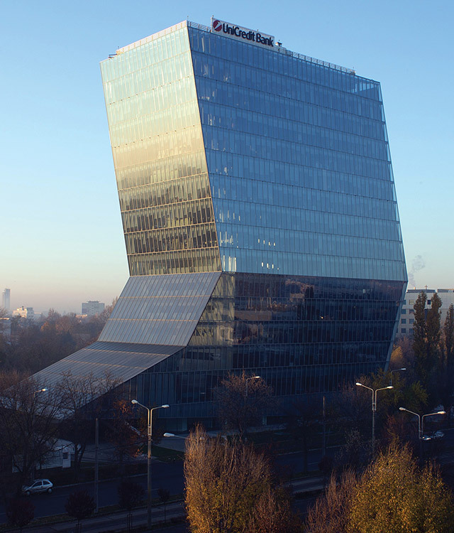 Unicredit anticipează un avans economic de 0,2% în România în 2026, succedat de o revenire la 2,3% în anul următor.