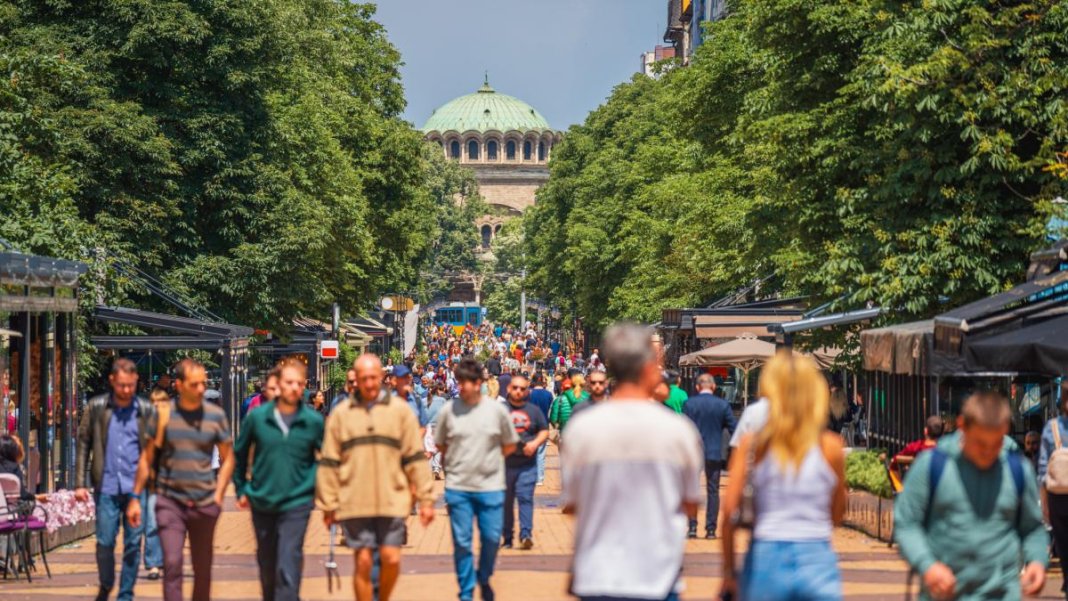 De la aderarea la UE, economia Bulgariei s-a amplificat cu 260%, PIB-ul național ajungând să fie de 3,5 ori mai...