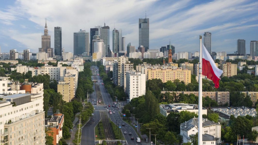 Polonia ocupă în prezent poziția a șasea ca economie în Uniunea Europeană, depășind Elveția și Belgia