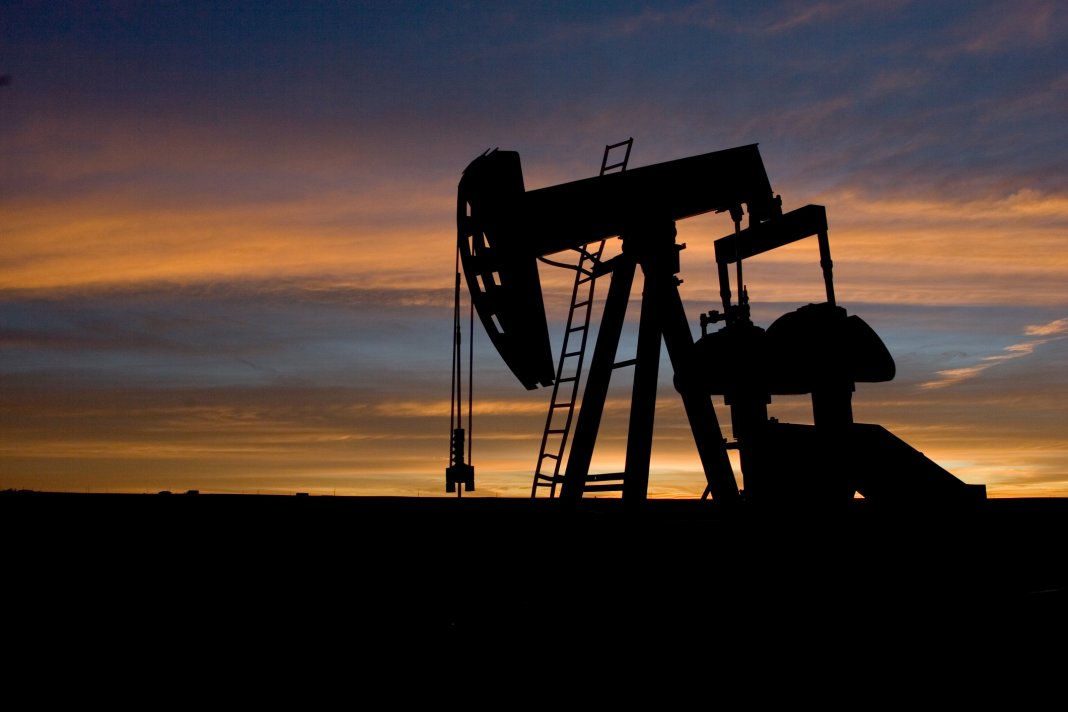 Șase țări membre ale UE cer impozitarea profiturilor extraordinare ale firmelor petroliere din cauza conflictului din Orientul Mijlociu