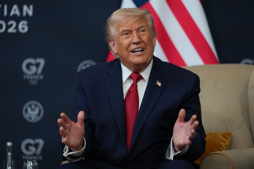 Trump condamnă două mari companii pentru câștigurile obținute în criza energetică și cere scăderea prețului la benzină. „Nu îmi place”